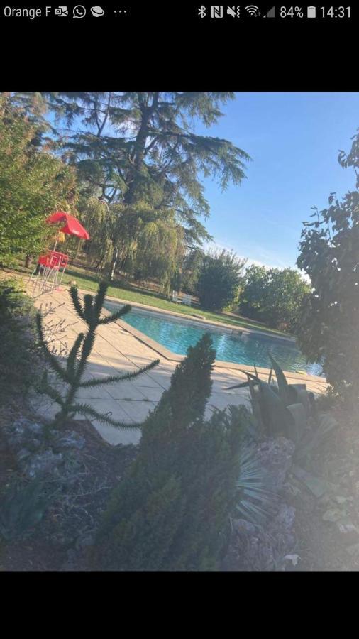Gite Cocooning Avec Piscine Bouge-Chambalud Exteriér fotografie